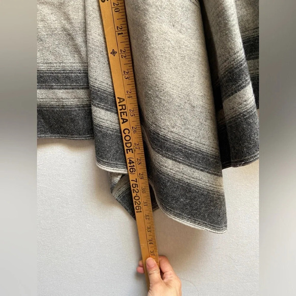 Jones New York Virgin Wool grey  striped midi skirt Sz 6 - Picture 9 of 10